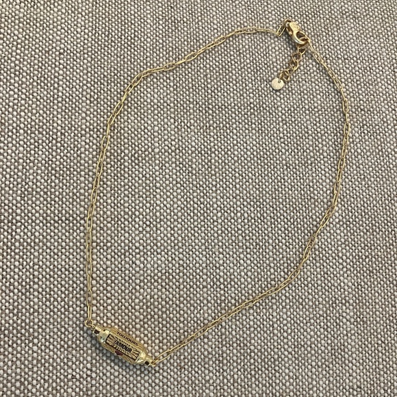 Brave Design Necklace - Picture 3 of 5